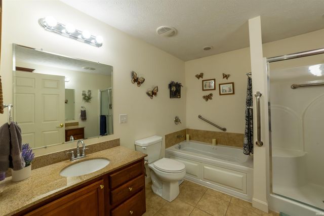 511 S Eighth Avenue, Haubstadt, IN 47639