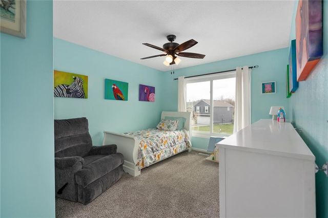 15604 Pebble Terrace, Basehor, KS 66007