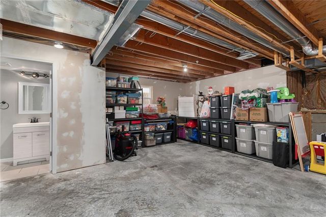 15604 Pebble Terrace, Basehor, KS 66007