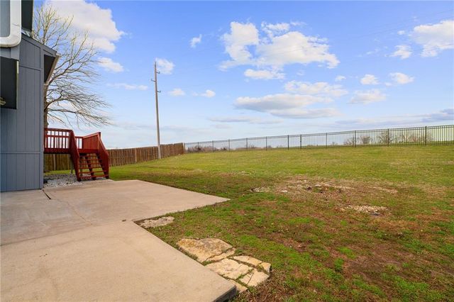 15604 Pebble Terrace, Basehor, KS 66007