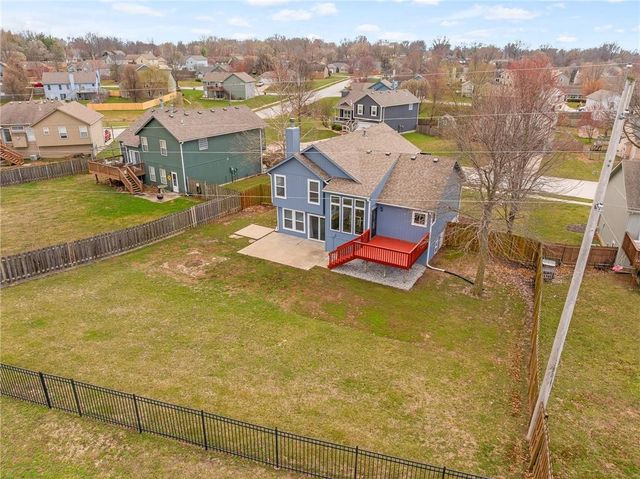 15604 Pebble Terrace, Basehor, KS 66007