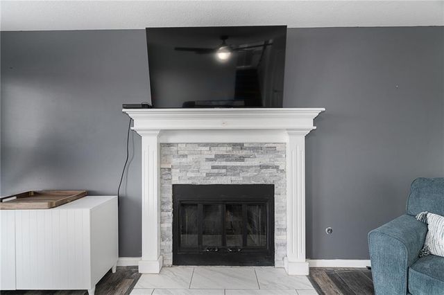 15604 Pebble Terrace, Basehor, KS 66007