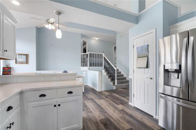 15604 Pebble Terrace, Basehor, KS 66007