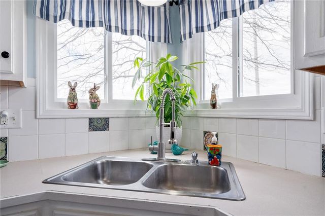 15604 Pebble Terrace, Basehor, KS 66007