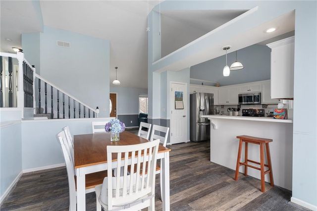 15604 Pebble Terrace, Basehor, KS 66007