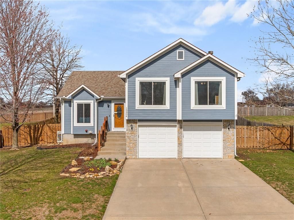 15604 Pebble Terrace, Basehor, KS 66007