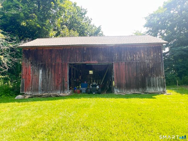 11 Warner Road, Bridgewater, CT 06752