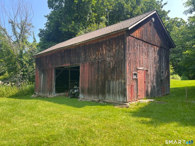 11 Warner Road, Bridgewater, CT 06752
