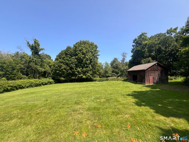 11 Warner Road, Bridgewater, CT 06752