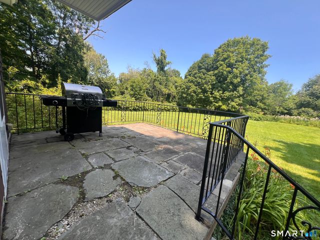 11 Warner Road, Bridgewater, CT 06752