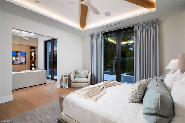 777 Broad CT S, Naples, FL 34102