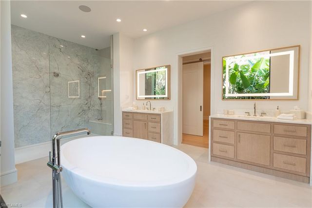 777 Broad CT S, Naples, FL 34102