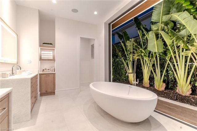 777 Broad CT S, Naples, FL 34102