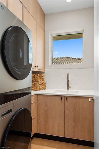 777 Broad CT S, Naples, FL 34102