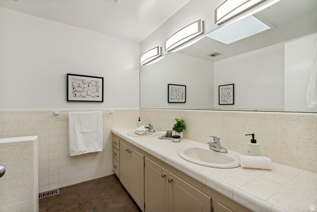 2463 E ARNETT DR, Millcreek, UT 84109