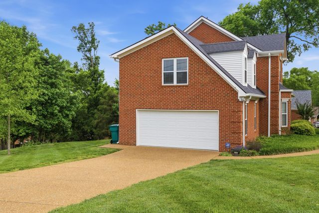 2801 Tweed Pl, Thompsons Station, TN 37179