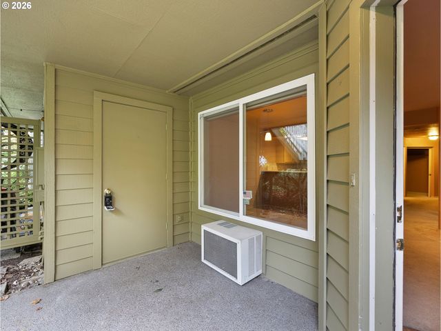 5058 FOOTHILLS Dr F, Lake Oswego, OR 97034