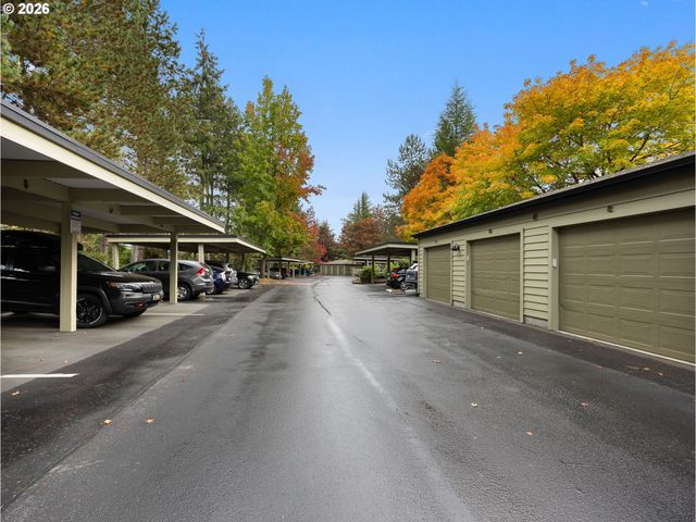 5058 FOOTHILLS Dr F, Lake Oswego, OR 97034