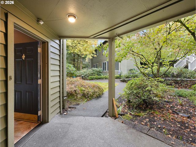 5058 FOOTHILLS Dr F, Lake Oswego, OR 97034