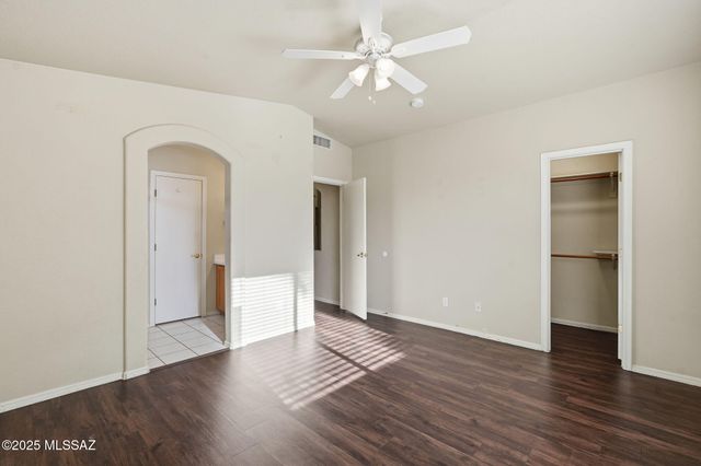 8271 S Via Del Forjador, Tucson, AZ 85747