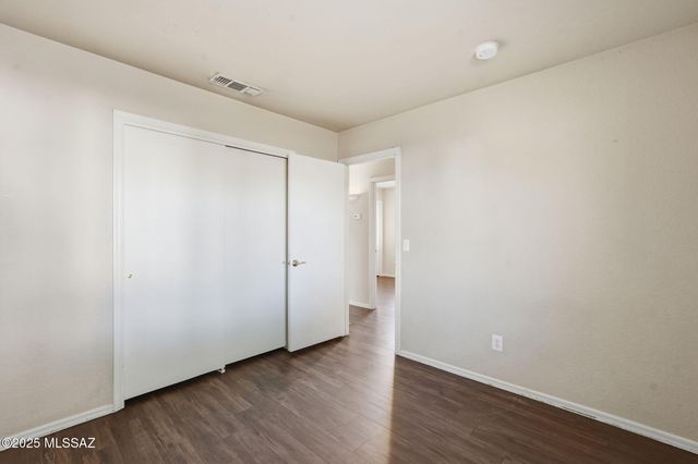 8271 S Via Del Forjador, Tucson, AZ 85747