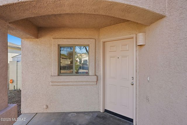 8271 S Via Del Forjador, Tucson, AZ 85747