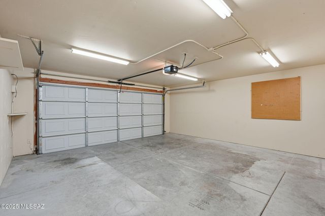 8271 S Via Del Forjador, Tucson, AZ 85747