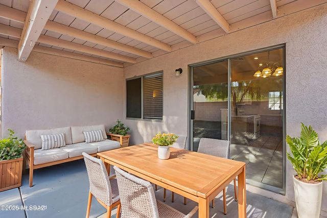 8271 S Via Del Forjador, Tucson, AZ 85747