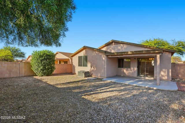 8271 S Via Del Forjador, Tucson, AZ 85747