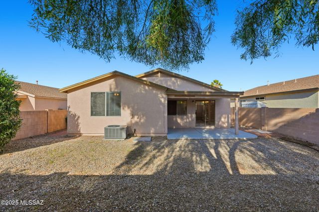 8271 S Via Del Forjador, Tucson, AZ 85747