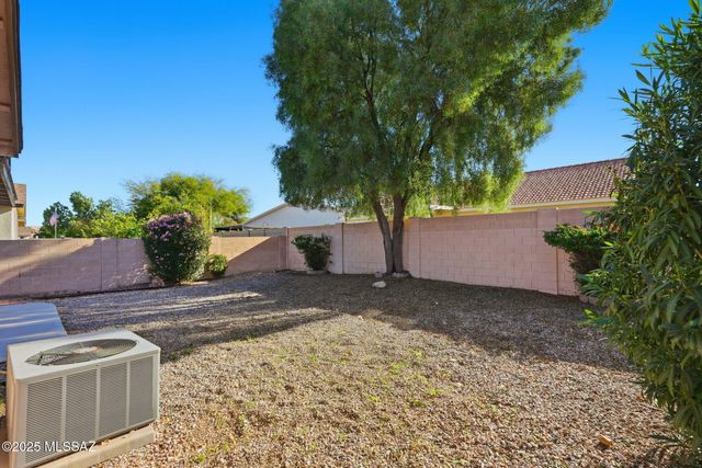 8271 S Via Del Forjador, Tucson, AZ 85747