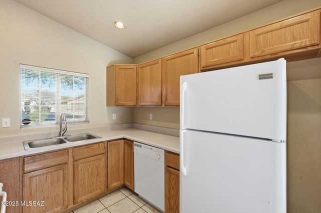 8271 S Via Del Forjador, Tucson, AZ 85747