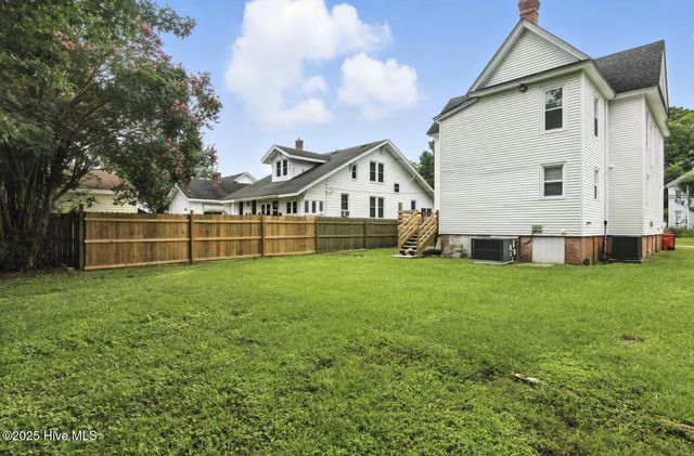 906 N Road Street, Elizabeth City, NC 27909