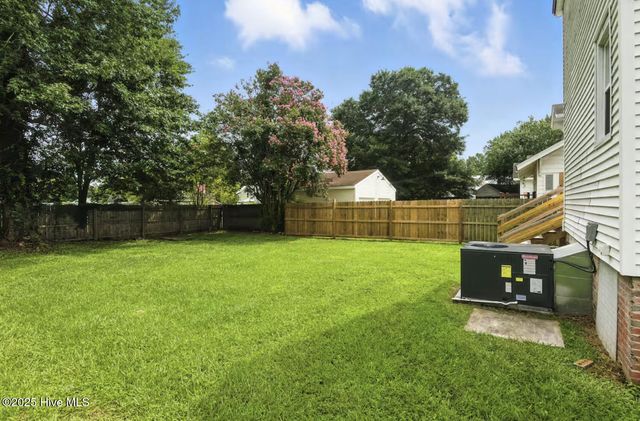 906 N Road Street, Elizabeth City, NC 27909