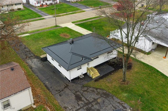 3325 Sunnybrooke Drive, Youngstown, OH 44511