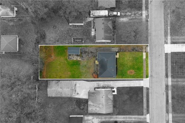 3325 Sunnybrooke Drive, Youngstown, OH 44511