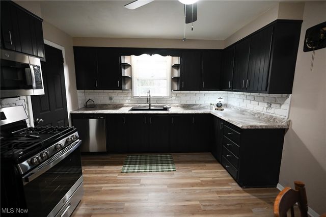 3325 Sunnybrooke Drive, Youngstown, OH 44511