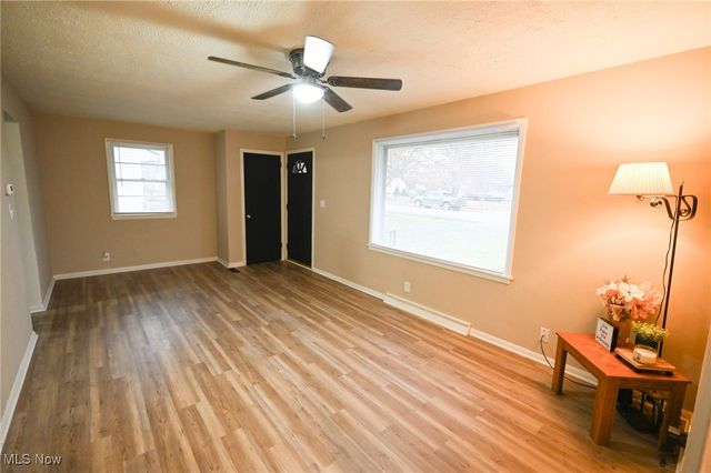 3325 Sunnybrooke Drive, Youngstown, OH 44511