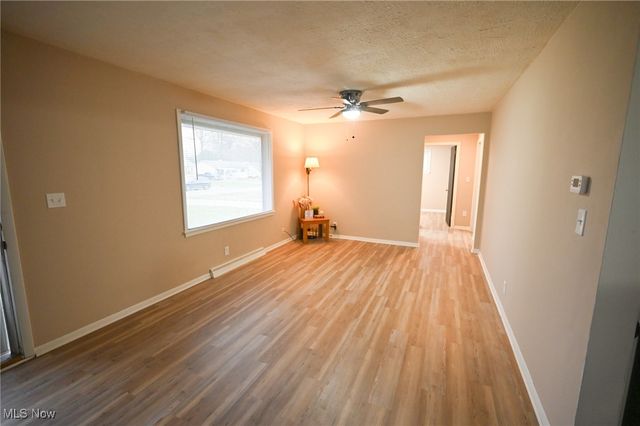 3325 Sunnybrooke Drive, Youngstown, OH 44511