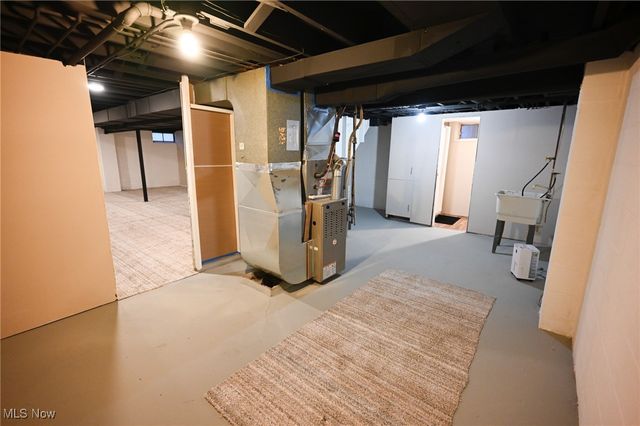 3325 Sunnybrooke Drive, Youngstown, OH 44511