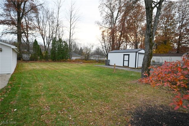 3325 Sunnybrooke Drive, Youngstown, OH 44511