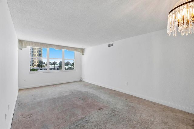 2751 S Ocean Drive 602s, Hollywood, FL 33019