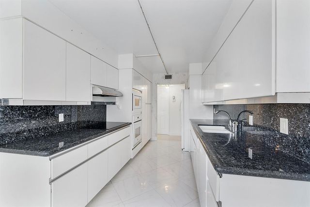 2751 S Ocean Drive 602s, Hollywood, FL 33019