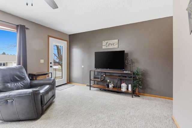 712 NE 13th Street, Independence, IA 50644