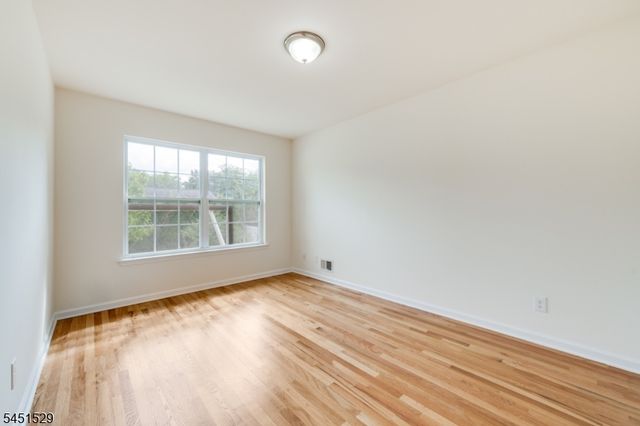 519 Fairview Ave, Middlesex Boro, NJ 08846