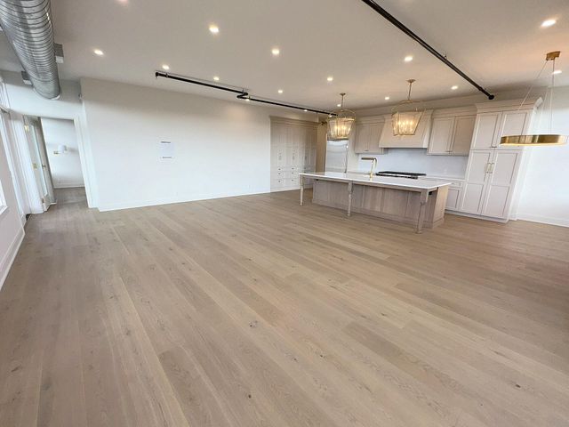 2051 Villa Road 302, Birmingham, MI 48009