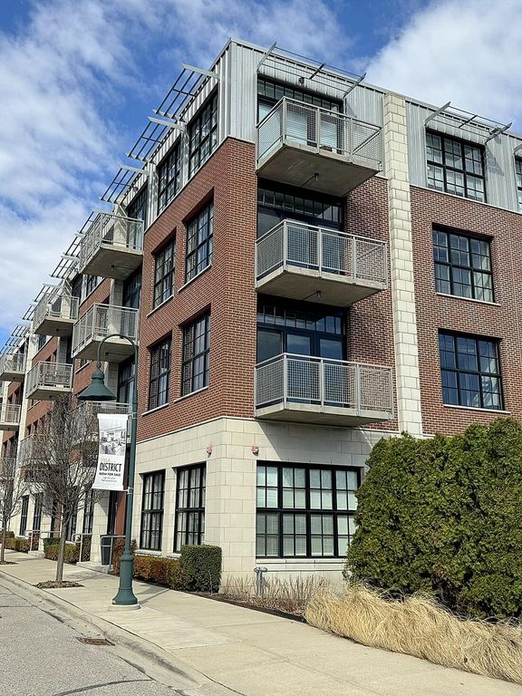 2051 Villa Road 302, Birmingham, MI 48009