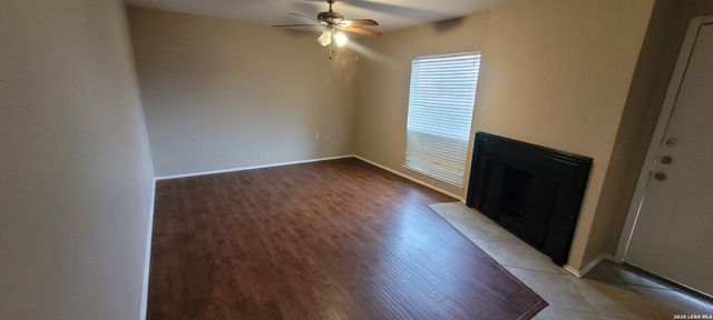 112 Friendswood, Universal City, TX 78148