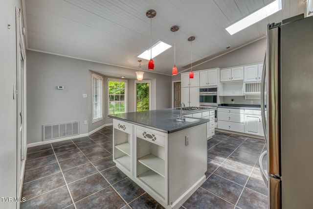 30 Kilmainhom Circle, Bristol, TN 37620