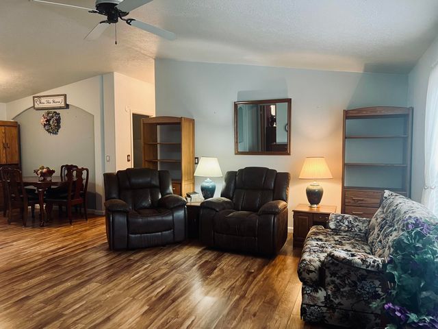 633 E Archwood Drive UNIT 46, Eagle Point, OR 97524